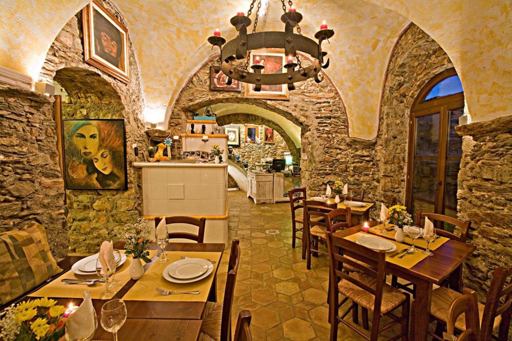 Le Petit Chateau Vezzi Portio Bagian luar foto