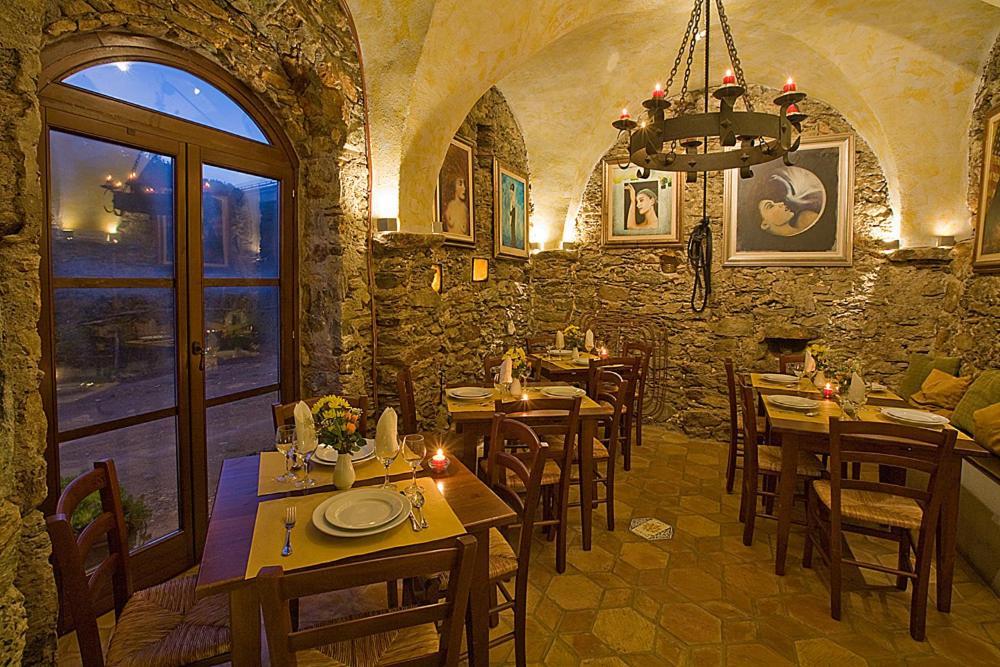 Le Petit Chateau Vezzi Portio Bagian luar foto