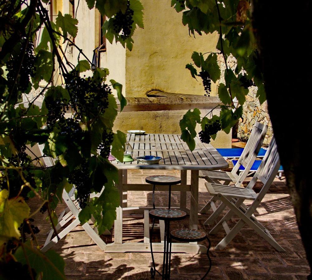 Le Petit Chateau Vezzi Portio Bagian luar foto