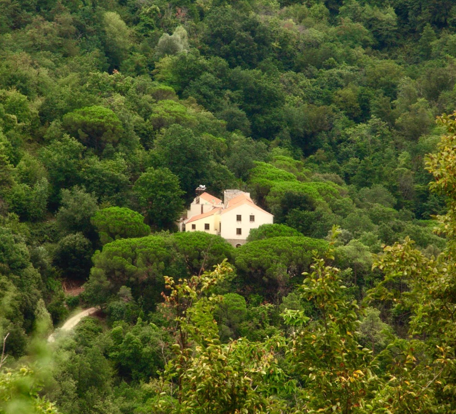 Le Petit Chateau Vezzi Portio Bagian luar foto